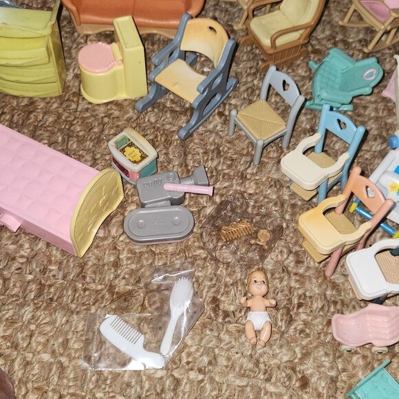 50 Piece Miniature Toy Furniture Plastic Wood Assorted Lot - Picture 11 of 14